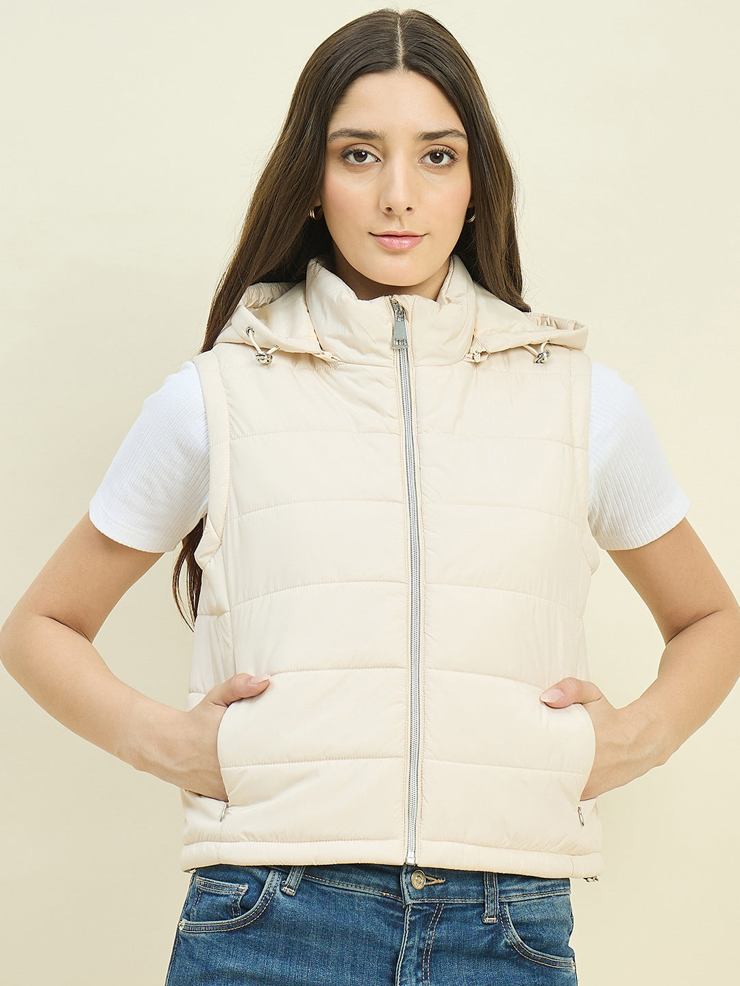 Madame Off White Sleeveless Puffer Jacket color swatch