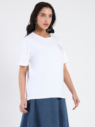 Madame Accessory Patch Detail Graphic Print White T-shirt