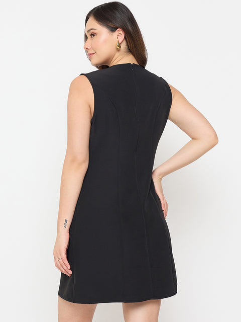 Madame Black Sleeveless Formal Dress