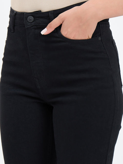 Madame Black Straight Fit Jean
